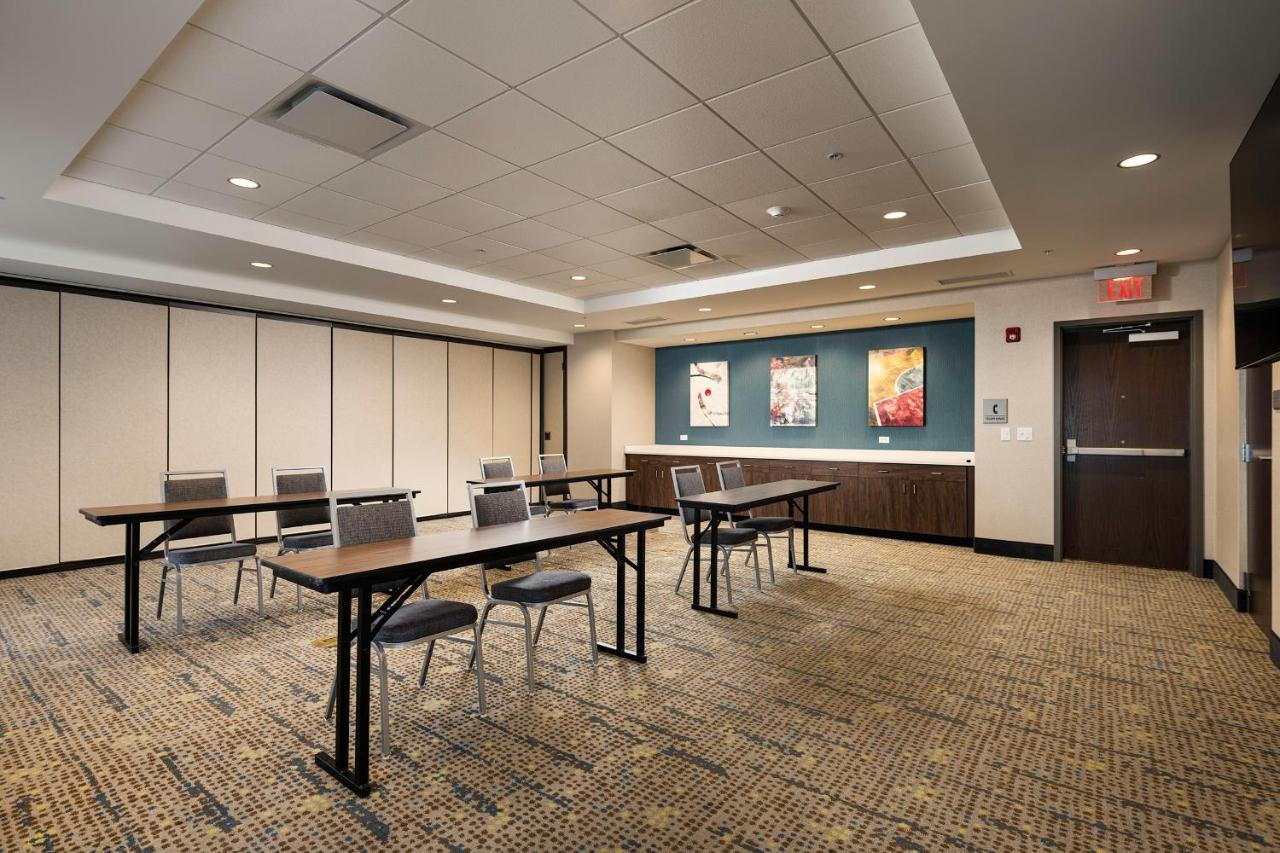 Hampton Inn Buffalo - Амхърст Екстериор снимка